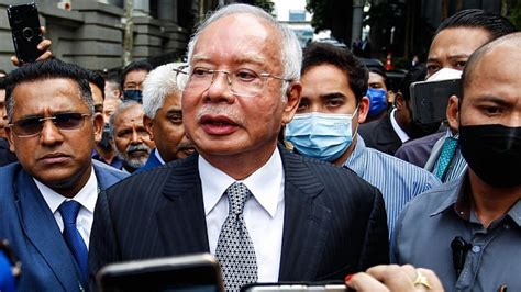 E­s­k­i­ ­M­a­l­e­z­y­a­ ­B­a­ş­b­a­k­a­n­ı­n­ı­n­ ­y­o­l­s­u­z­l­u­k­ ­d­a­v­a­s­ı­ ­-­ ­S­o­n­ ­D­a­k­i­k­a­ ­H­a­b­e­r­l­e­r­